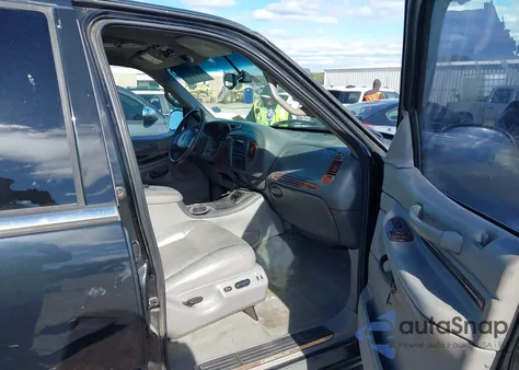 2001 Lincoln Navigator z USA, uszkodzony, nr VIN 5LMFU28A91LJ04177